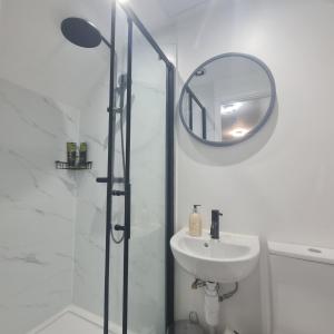 Bespoke en-suite room Banbury