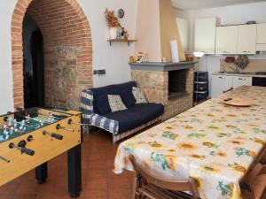 Cozy Apartment in a Traditional Tuscan Stone Farmhouse