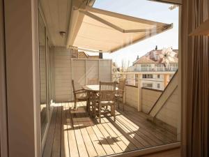 Sunny Duplex Stay in City Center