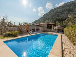 Tranquil Pollensa Villa for 5