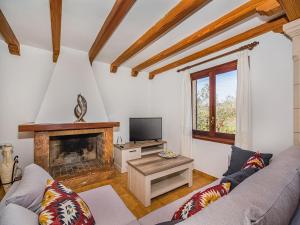 Peaceful Country Villa with Pool