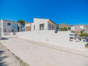 Beachside Home with Shared Pool, Cala Molins