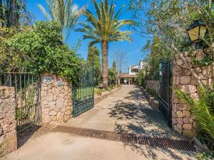 Charming Chalet for 8 in Pollensa