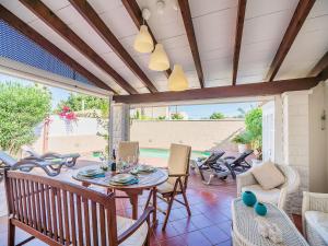 Beach Chalet with Pool for 6