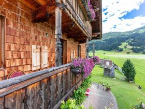 Holiday apartment on a farm with outdoor whirlpool