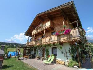 Holiday apartment on a farm with outdoor whirlpool