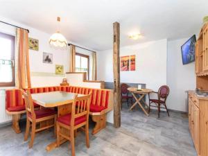 Holiday apartment on a farm with outdoor whirlpool