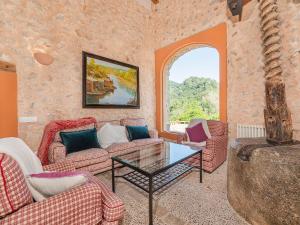 Historic Villa with Mountain Views, Mallorca