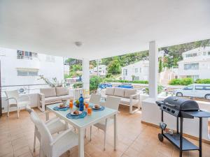 Cosy Beach Apartment, Cala Sant Vicenç