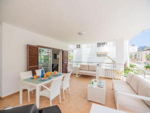 Cosy Beach Apartment, Cala Sant Vicenç