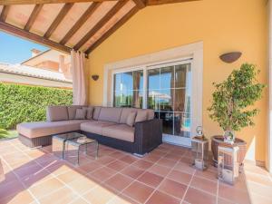 Waterfront Port dAlcudia Villa for 8