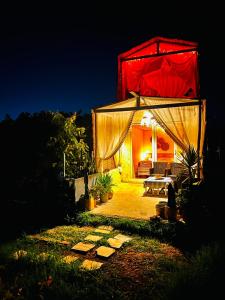 ZAWIA Tiny House - Private Garden - 5 Min to Beach