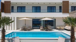NEW! Villa Star with sea views, 2km from the beach