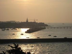 Maison du Grand Large, House with sea view, enclosed garden, beaches and shops