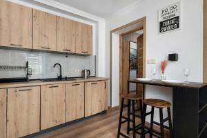 Elegant and Modern Apartment in Katowice for 3 People by Noclegi Renters