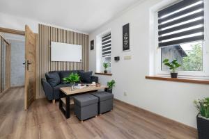 Elegant and Modern Apartment in Katowice for 3 People by Noclegi Renters