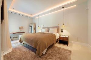 Exclusive 5-Bedroom Villa in Puerto Banus Marbella MRB