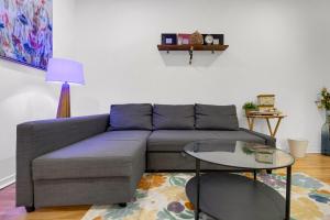 Newly Reborn 4B Space to Breathe Proximity toMontreals attractions