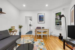 Newly Reborn 4B Space to Breathe Proximity toMontreals attractions