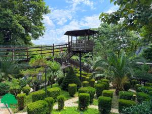 Garden Hotel, Pool & Park & Cottages