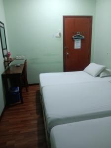 1511 Guest House