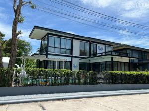 Azure Pool Villa Pattaya