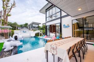 Azure Pool Villa Pattaya