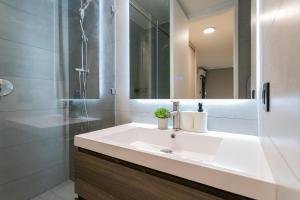 2BR Apartment in Las Condes Steps from Arauco Park