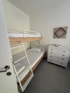 DUA s apartments, next to Ilyonis Hotel
