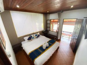 Dear Villa House