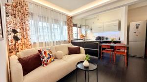 The Central Nest - 1BR Steps from Romanian Athenaeum