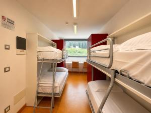 Mountains Hostel - Lago di Tesero