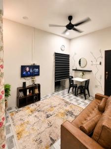 TinyCastle Blue Cottage - Tikam Batu