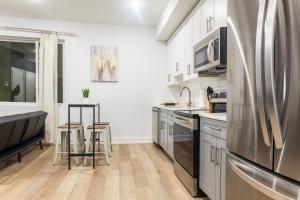 Modern 2-Bed Stay Kitchen,WIFI,WD