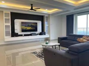 SkyNest Homestay,10 Pax,The Venus Sitiawan