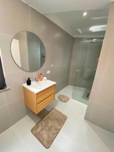 Aura Modern Apartment