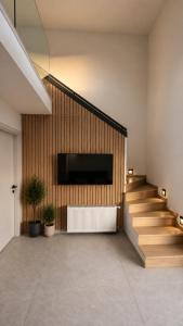 Loft 8 - Luxury Loft Apartment with Urban View