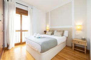 Central apartment with pool