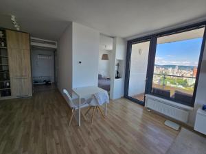 City-View stay near Nivy & Downtown