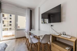 Wave & Stay Studio Durrës Waterfront by PikHost