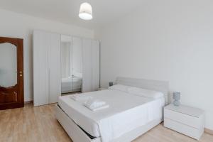 GuestHost - Comfy & Bright Apartment in Turin