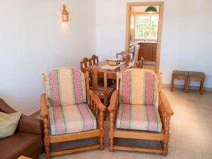 Charming Apartment in Albufeira with Shared Pool
