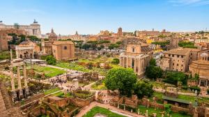 Charming Apartment Near Roman Forum - 60 m²