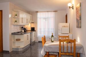 Cozy apartment in Puerto de Naos 45 m² mountain view