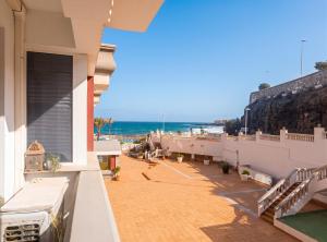 Comfortable apartment with sea view, La Estrella, 57 m²
