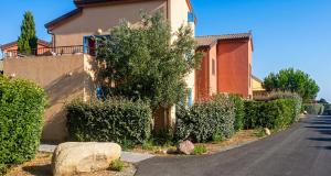 Maison en campagne près de Belgodère avec piscine partagée.