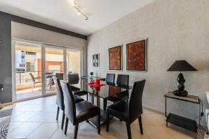 Classic Lake Retreat Tirana by PikHost