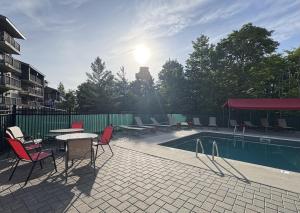 Killington resort: Walk to Mountain, Biking & Pool