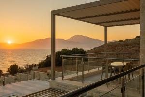 Serena Villa, Androulakis Gaia