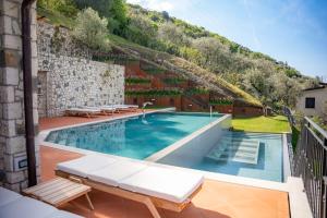 Villa Infinity by Villa Luxury Garda with lake view, spa, pool, gym